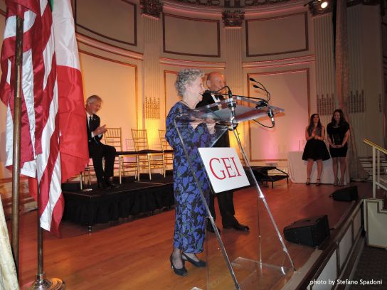 Amalia Ercoli Finzi riceve il “Gei Award” – New York, 16 aprile 2015